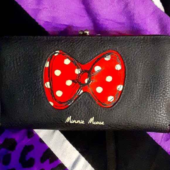 Minnie Mouse Wallet - Picture 1 of 4